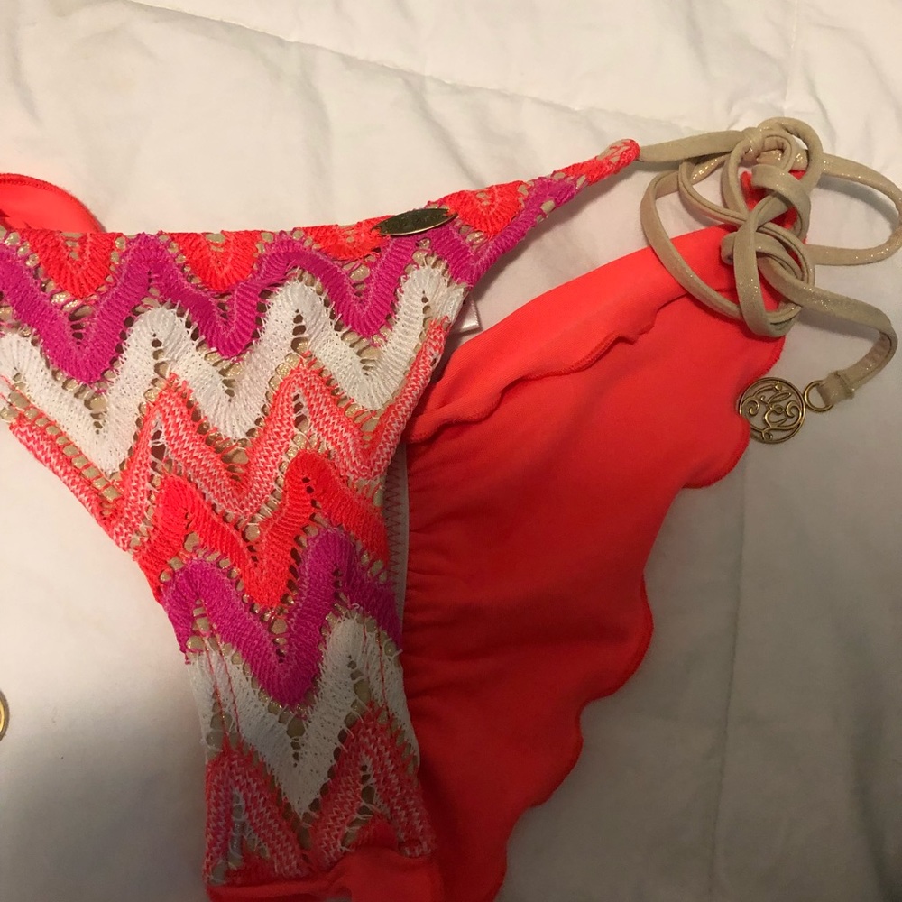 Swimsuit cheeky bottoms